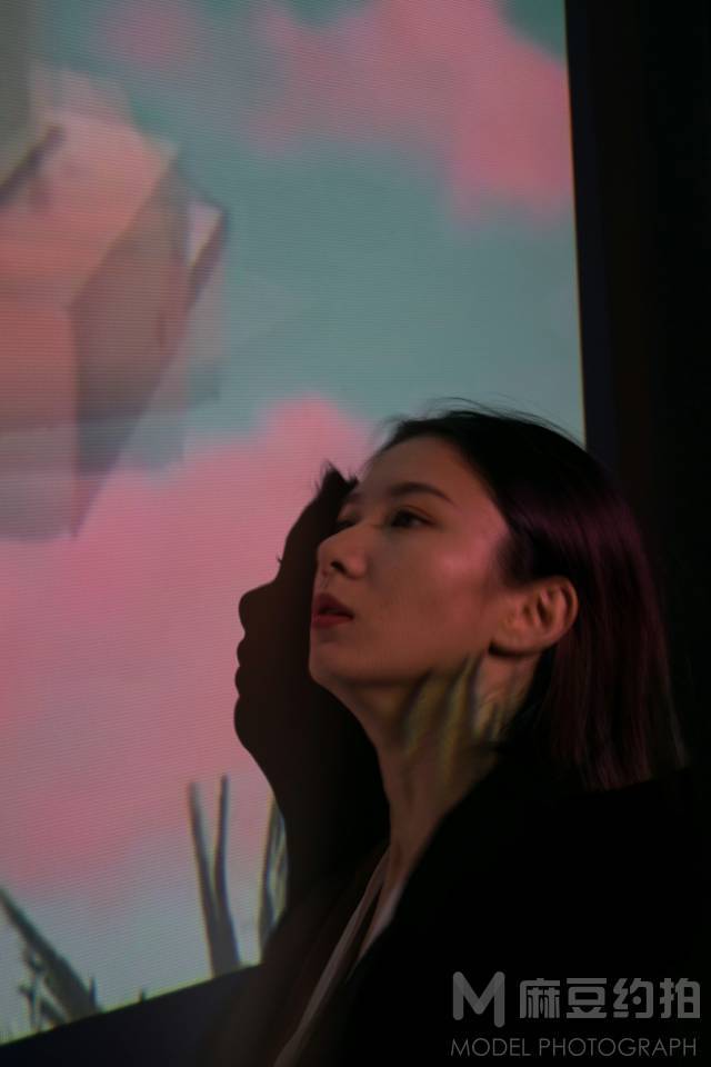 情绪模特