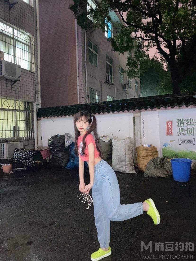 校园模特