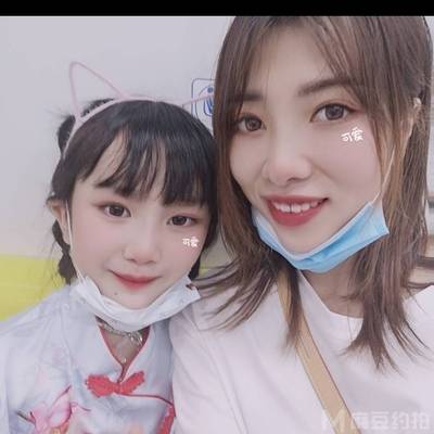 黑白模特