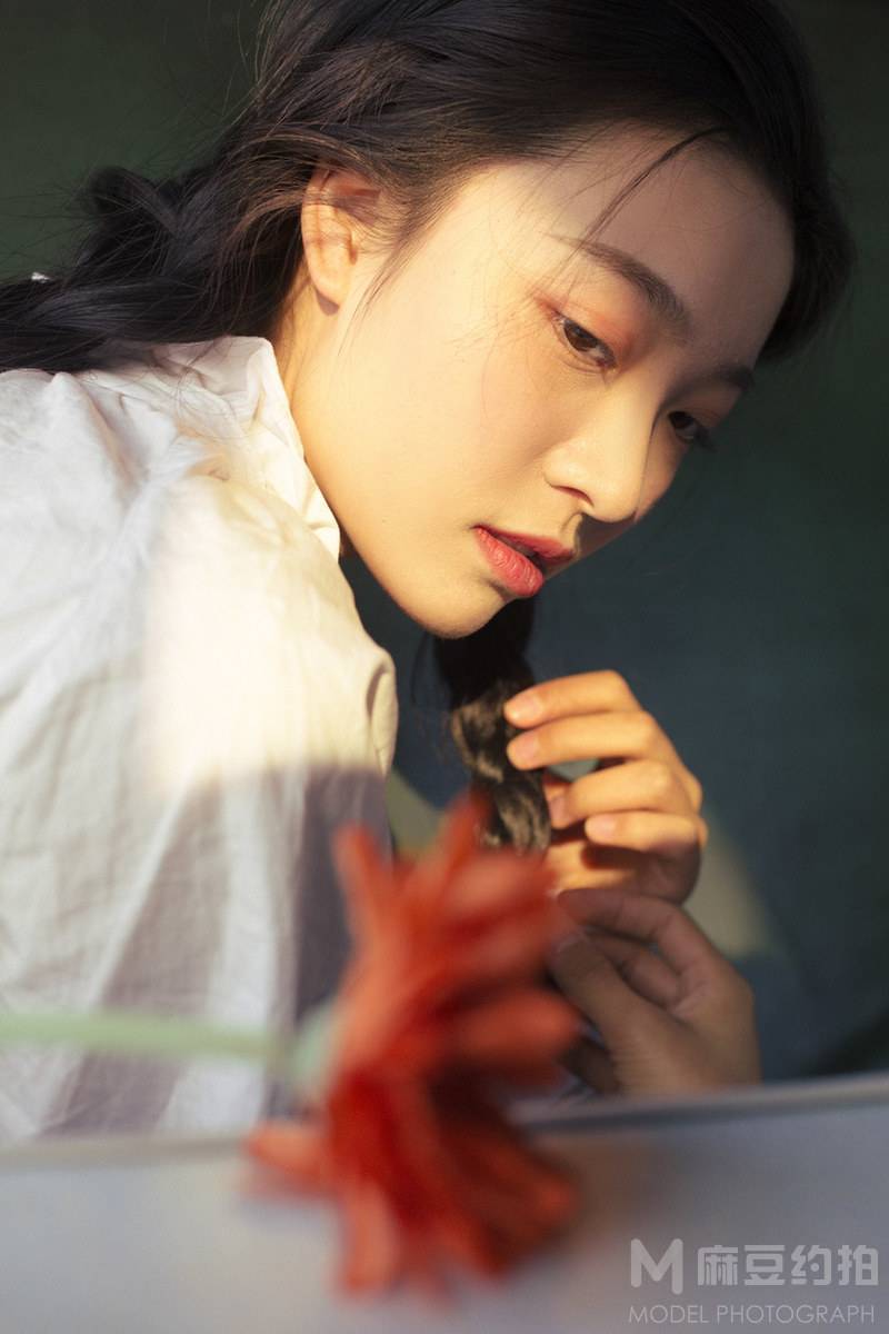 情绪模特
