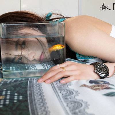 情绪模特