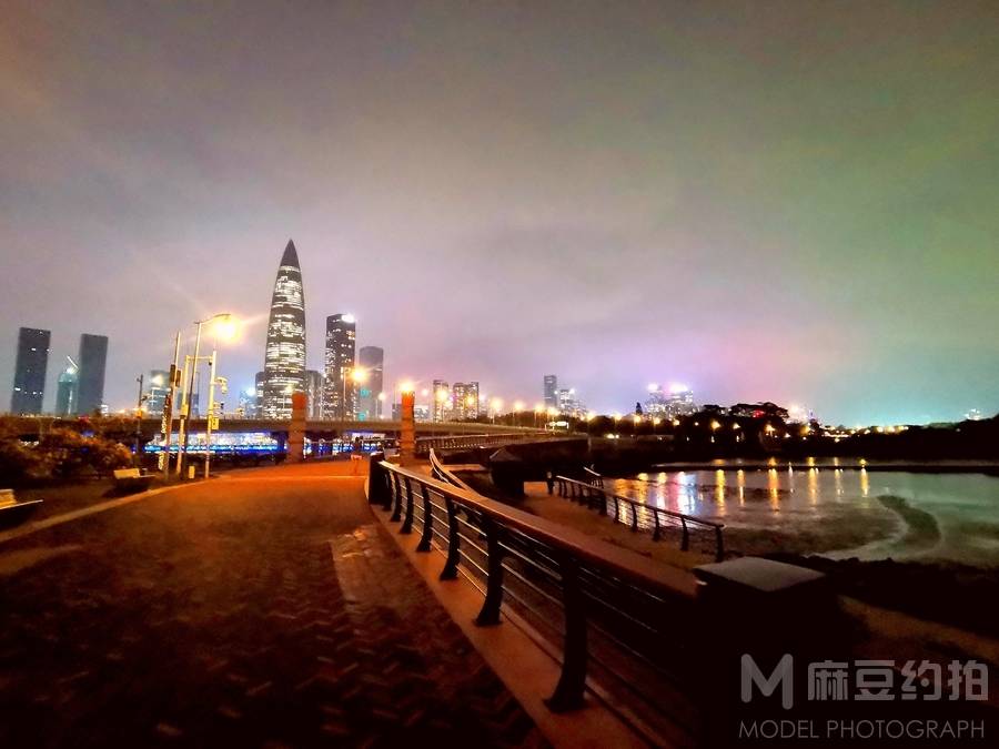 夜景模特