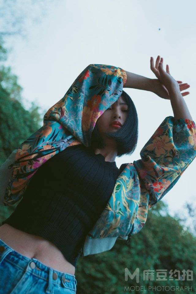 情绪模特