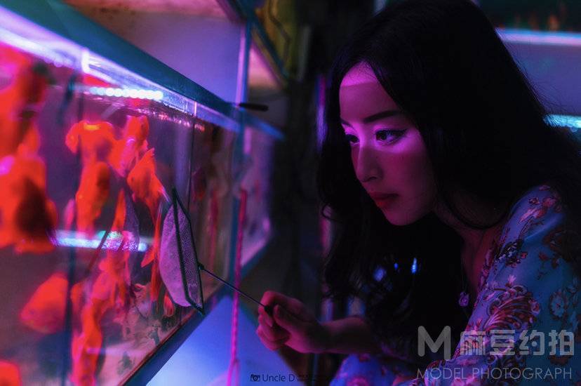 情绪模特