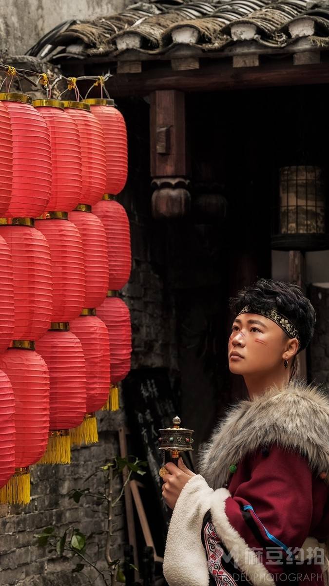 情绪模特