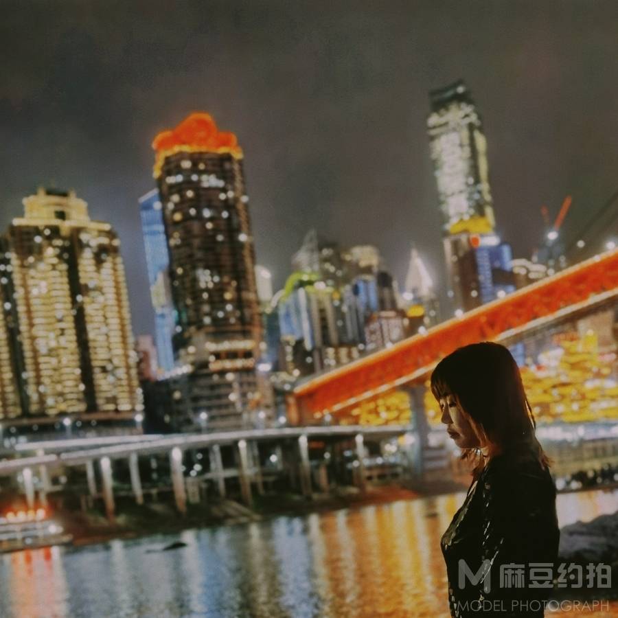 夜景模特