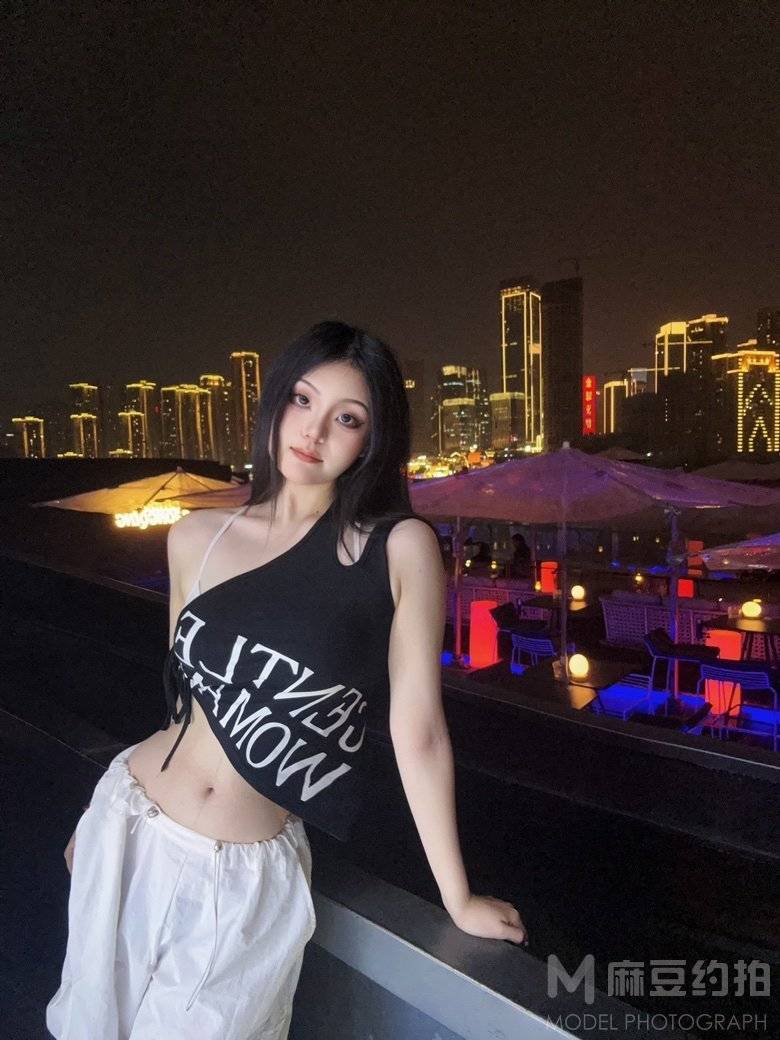 夜景模特