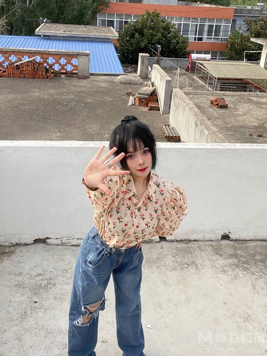情绪模特