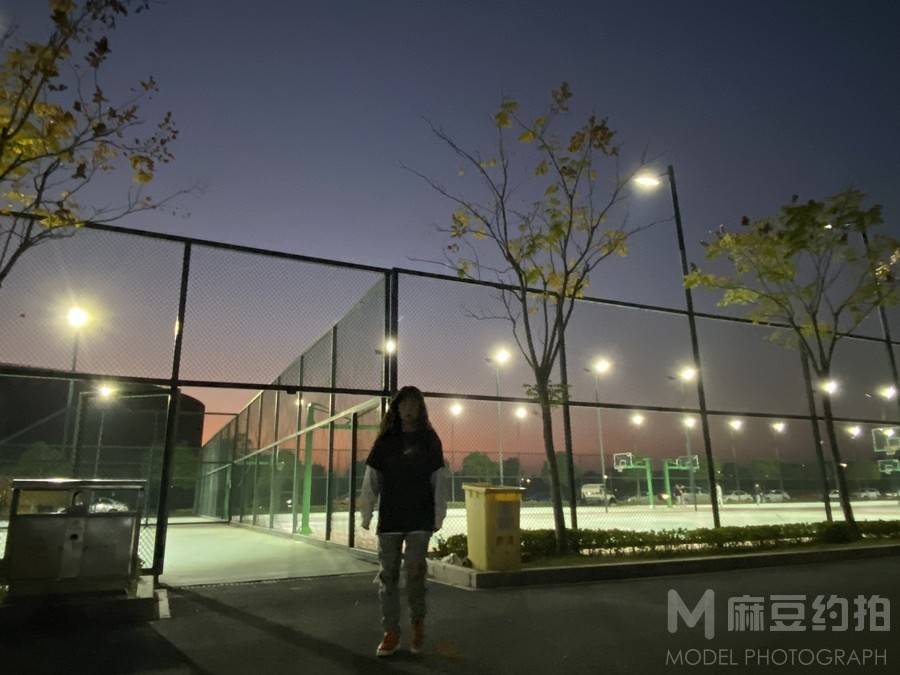 夜景模特