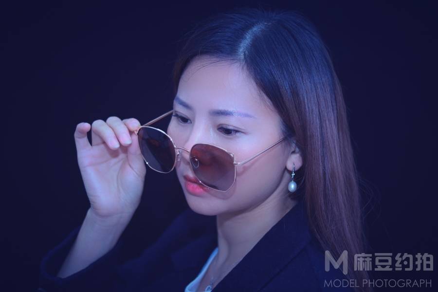 情绪模特
