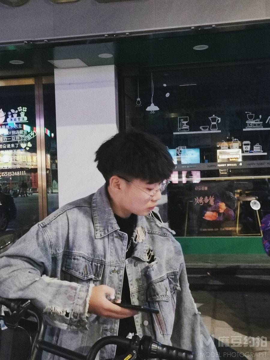 胶片模特