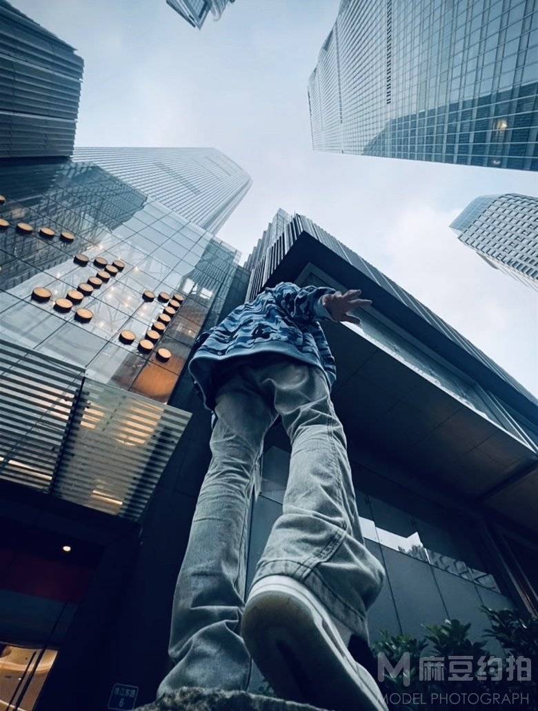 黑白模特