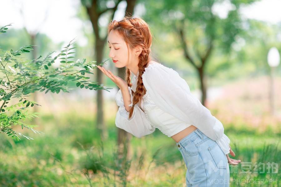 情绪模特