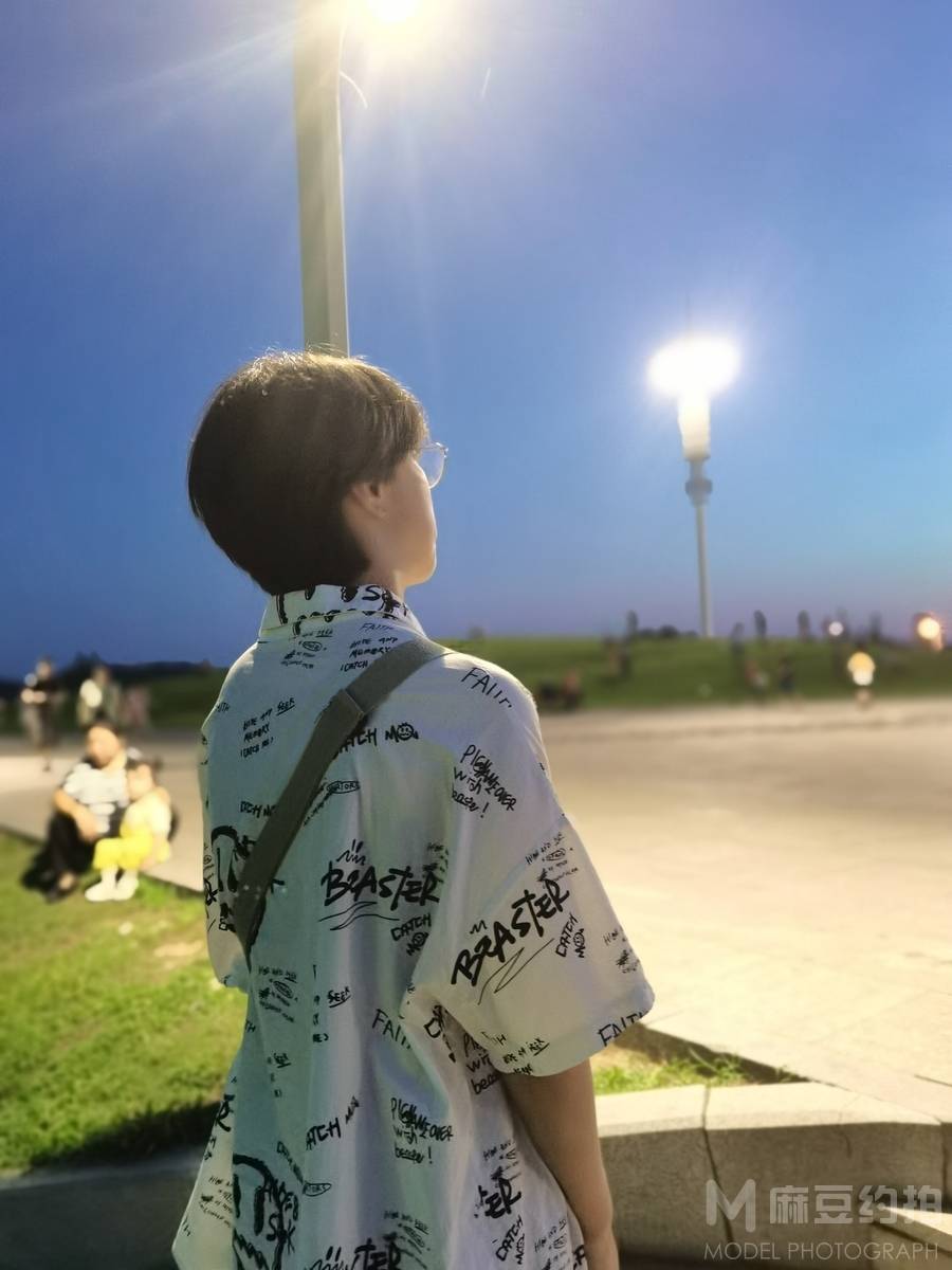 校园模特