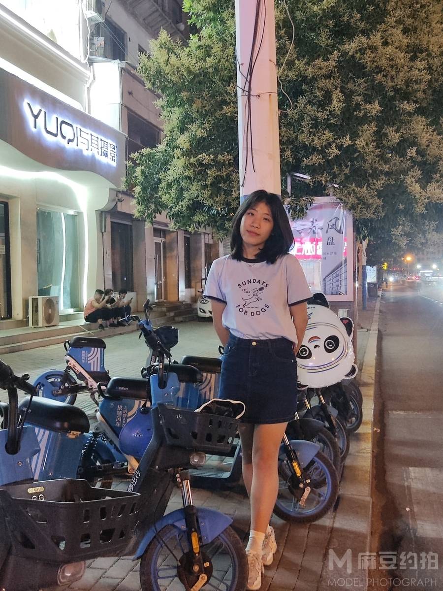 清新模特