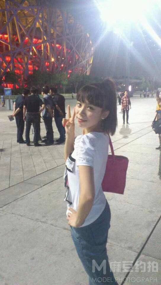 黑白模特