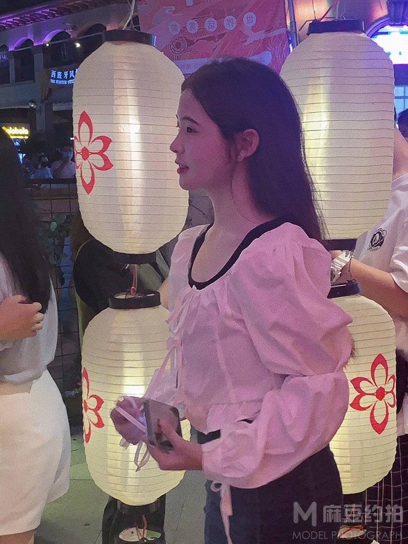 校园模特