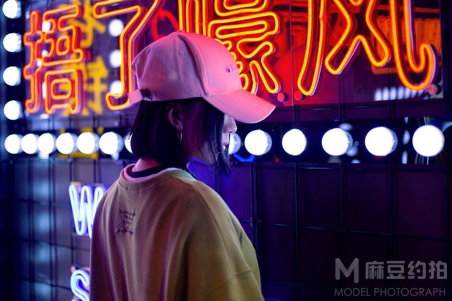 情绪模特