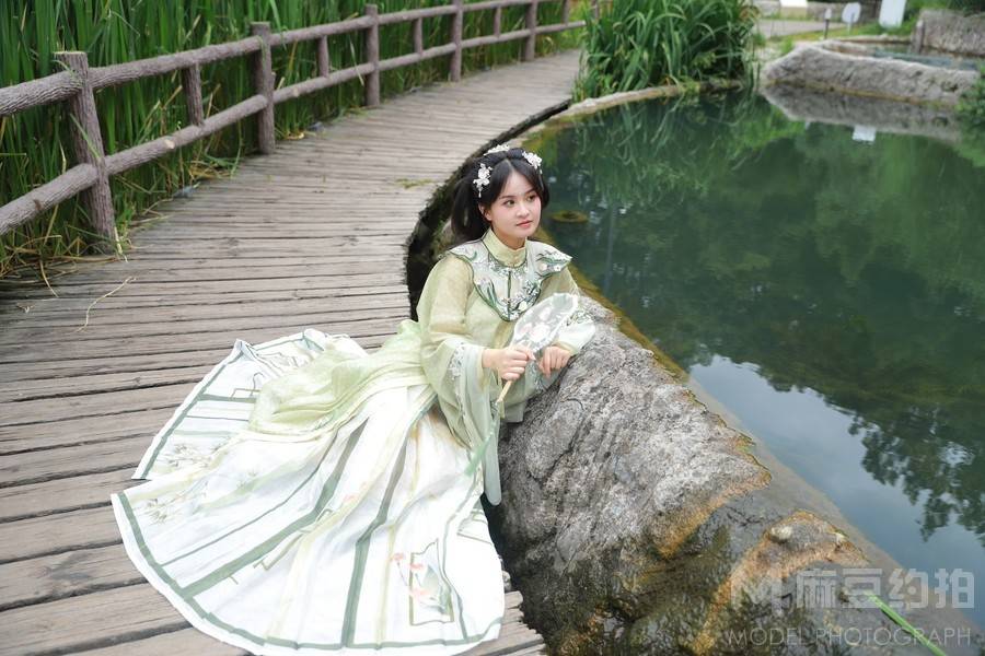 清新模特