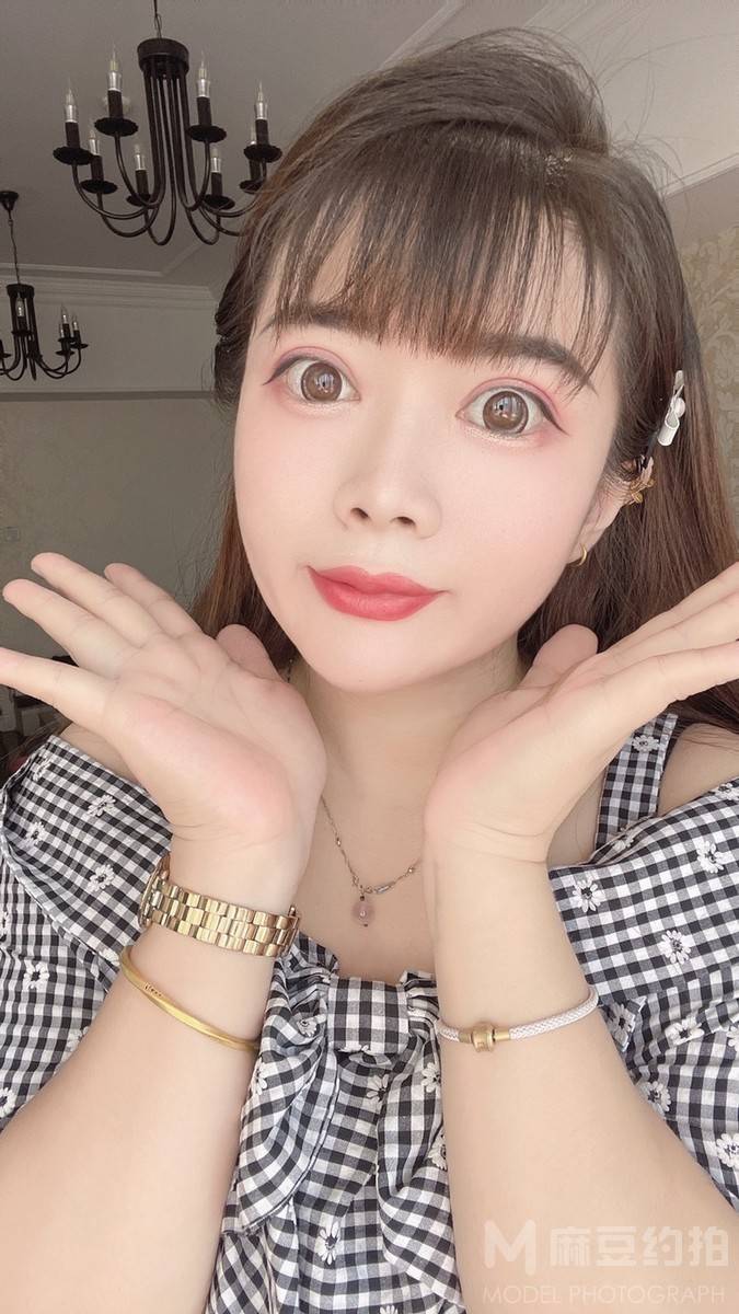 妆容模特