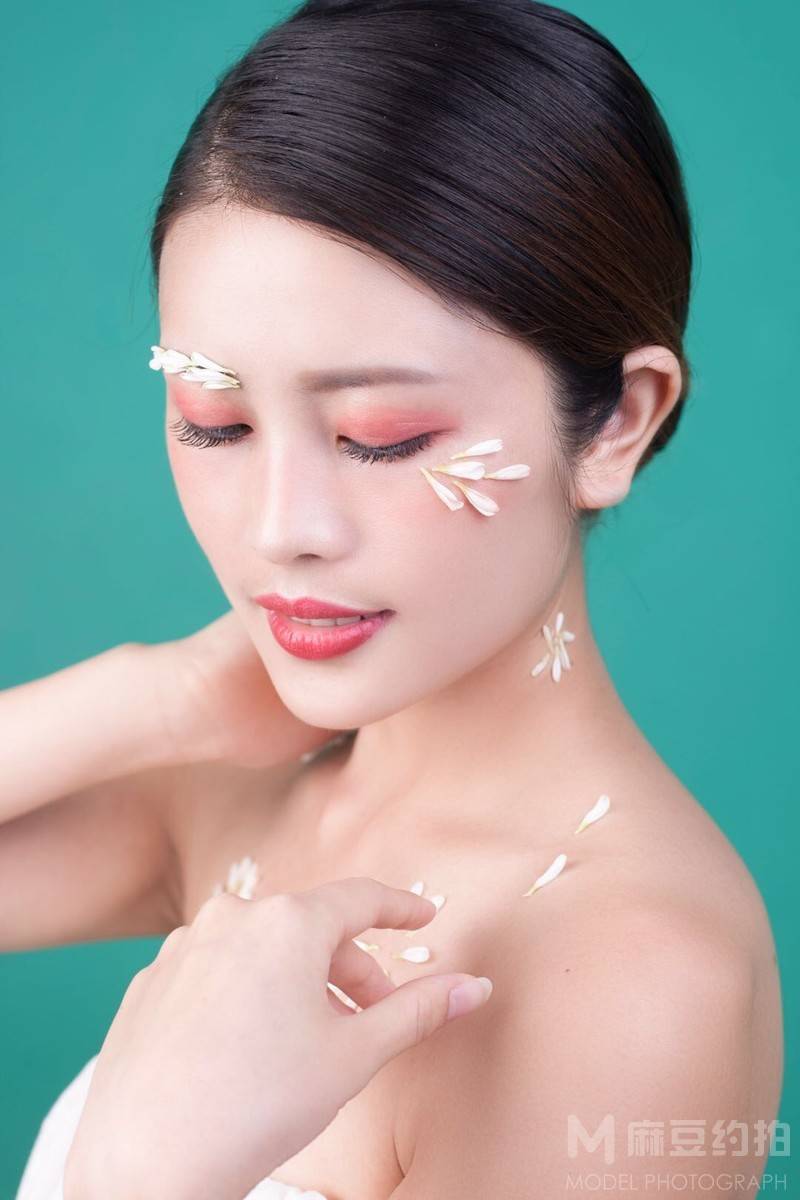妆容模特