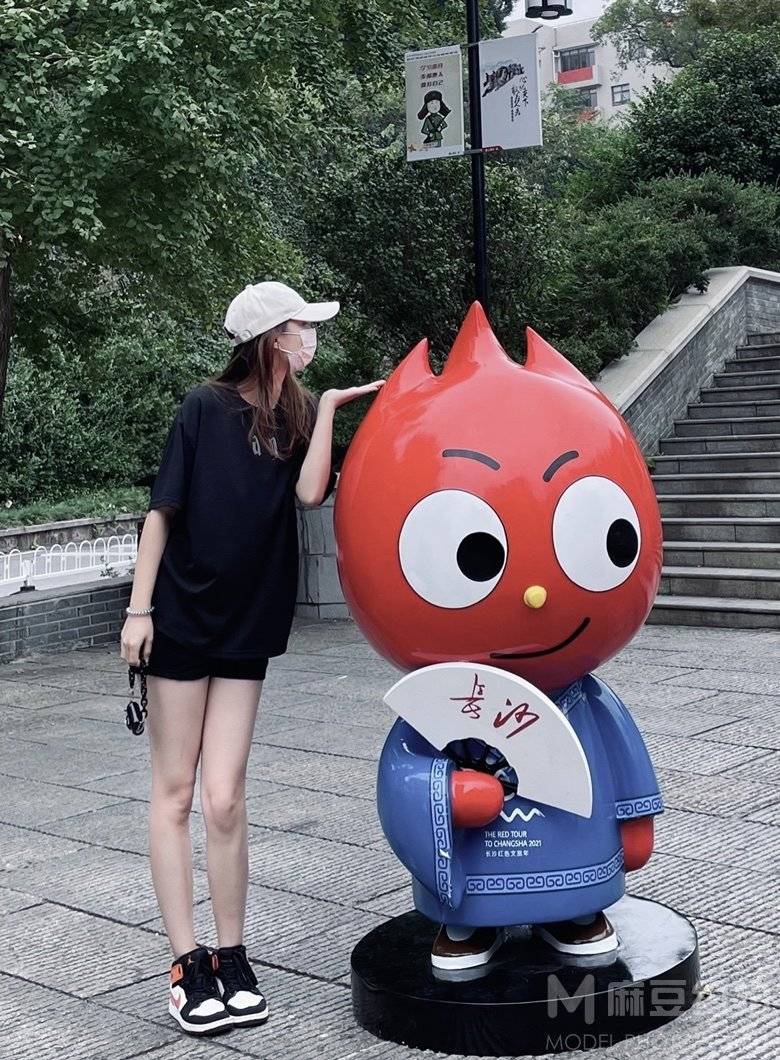 情绪模特