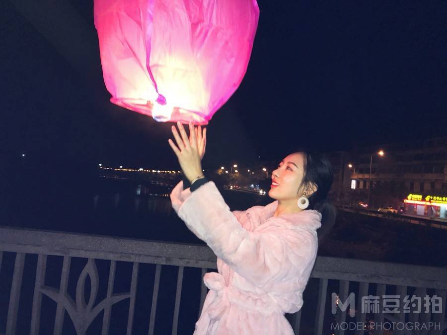 夜景模特