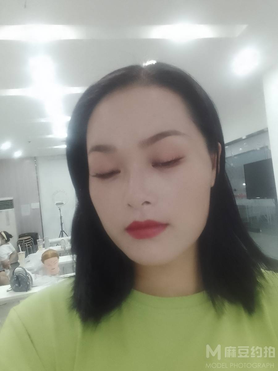 妆容模特