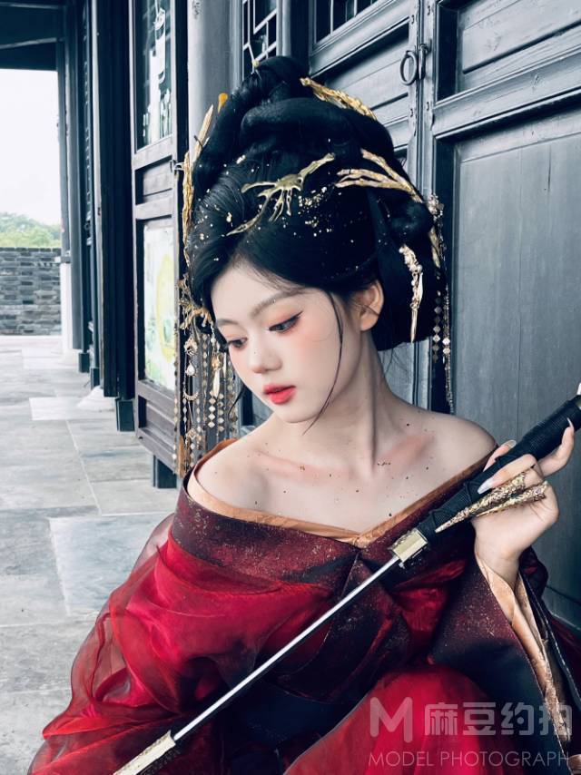 情绪模特