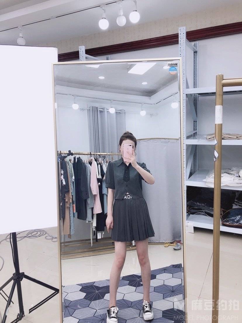 校园模特