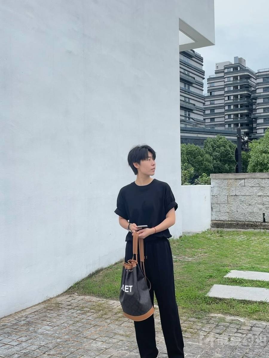 黑白模特