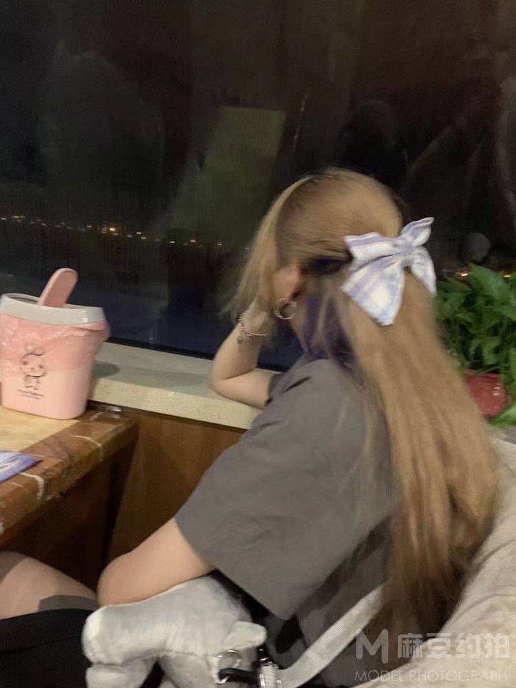 黑白模特