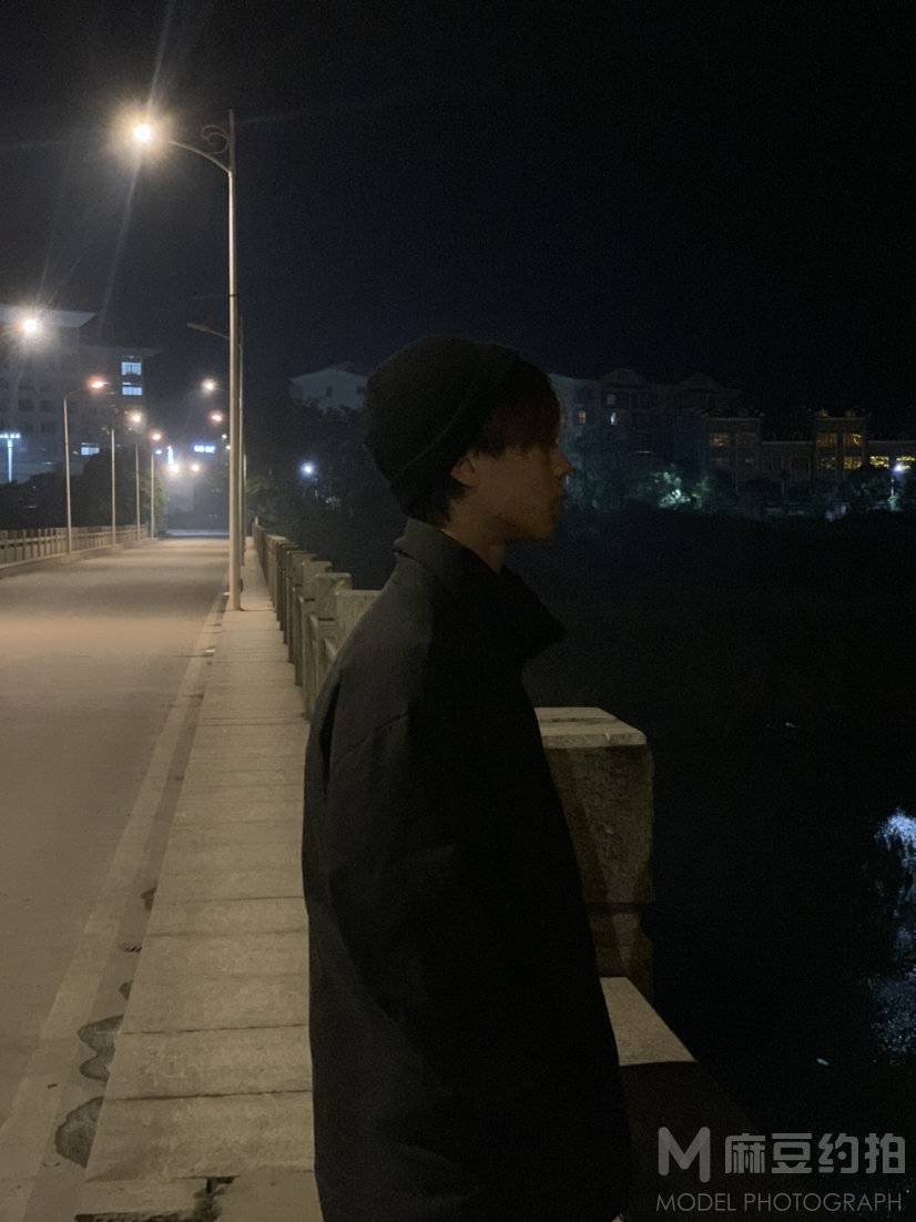 黑白模特