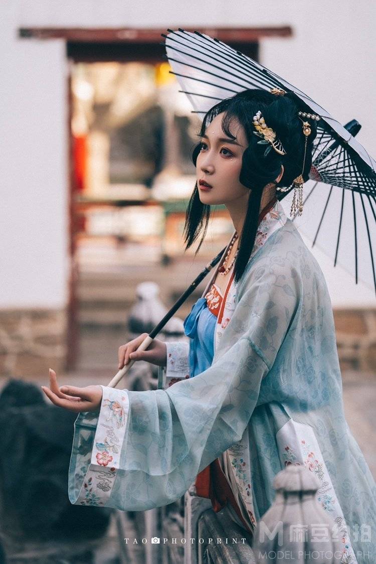 汉服模特