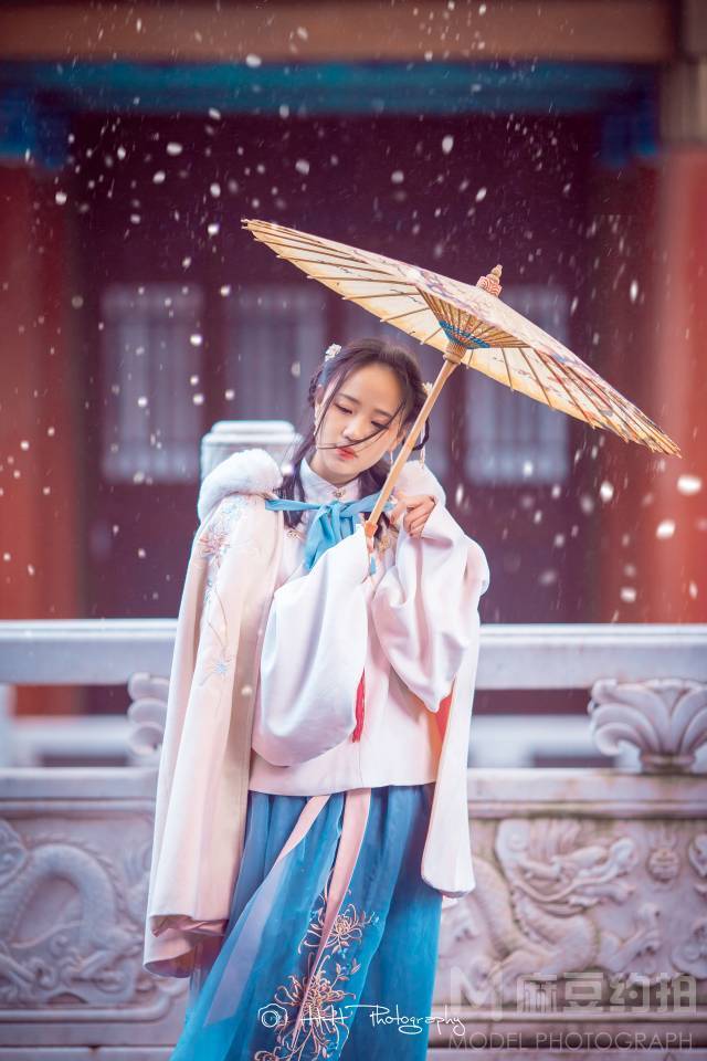 汉服模特