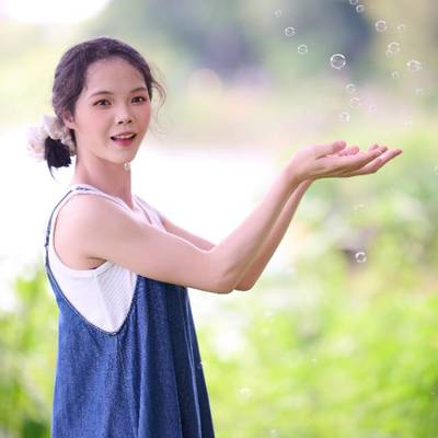 情绪模特