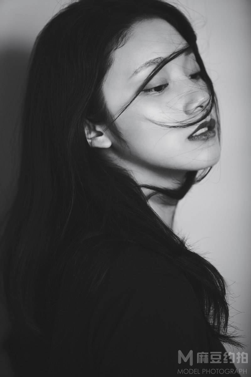 黑白模特