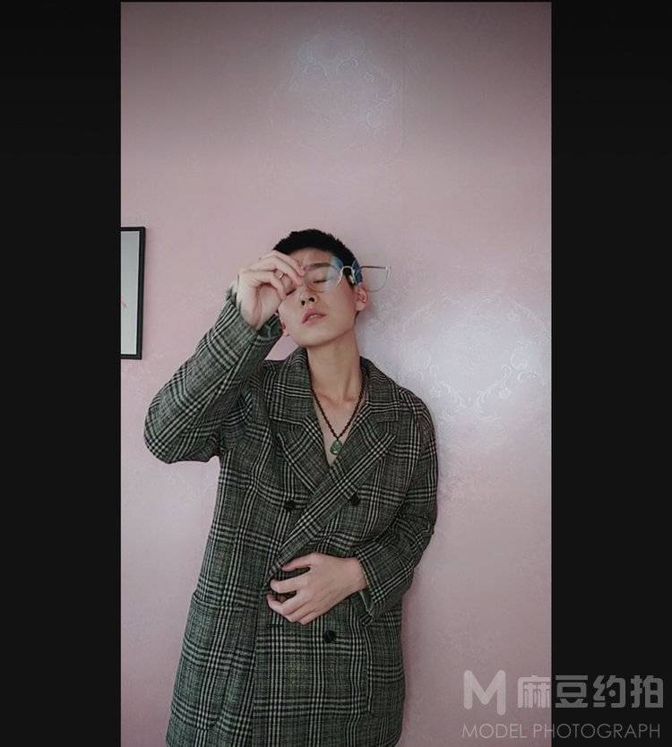 黑白模特