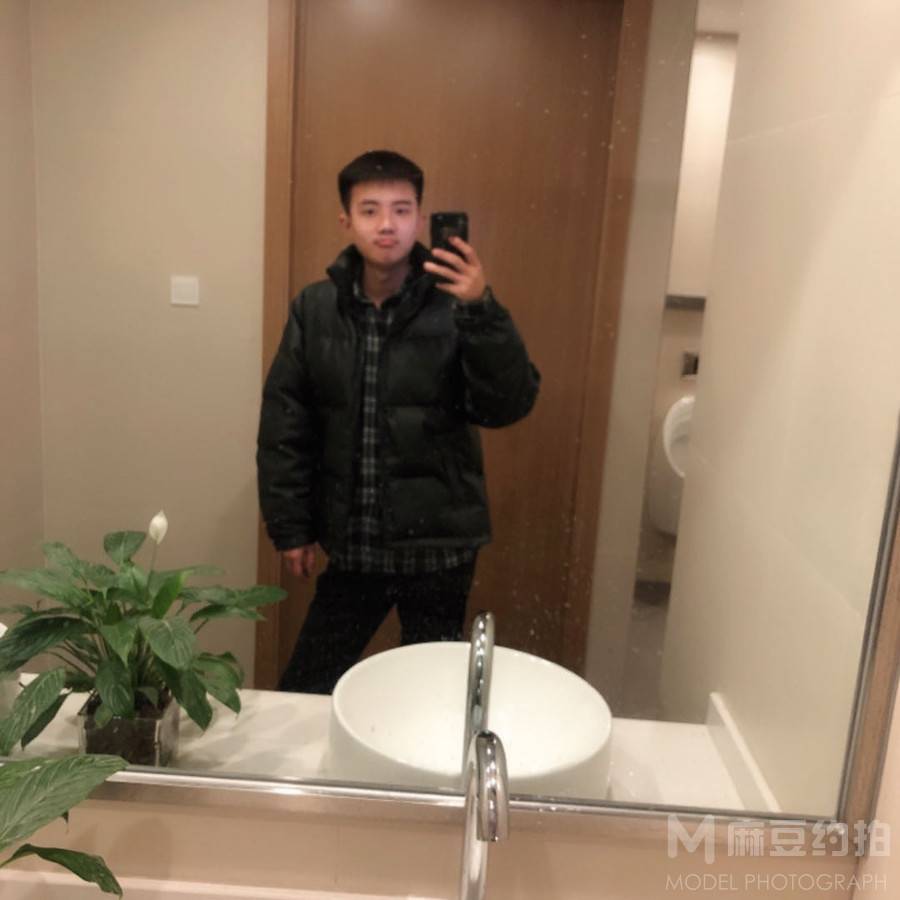 黑白模特