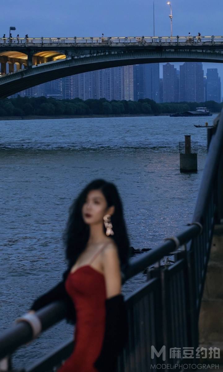 黑白模特