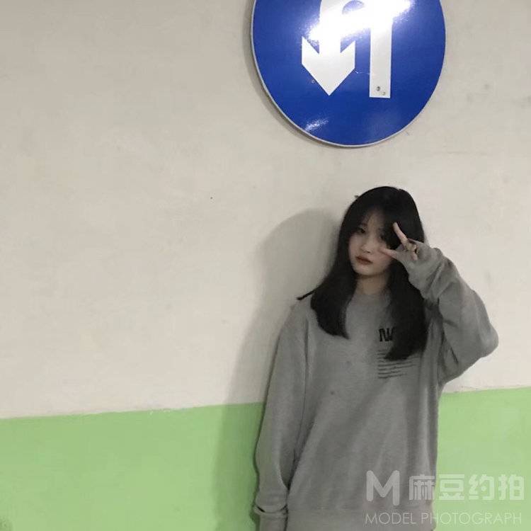 黑白模特