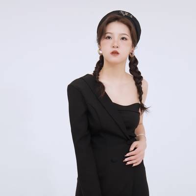 黑白模特