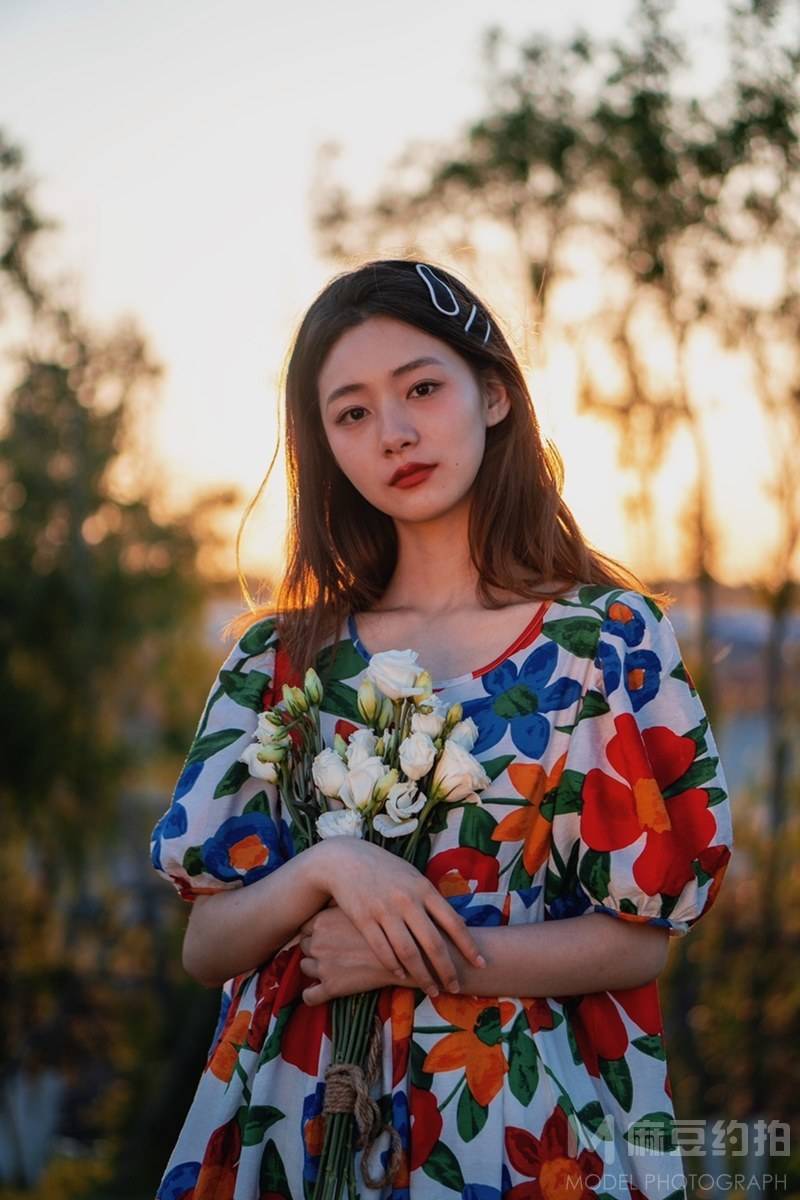 情绪模特