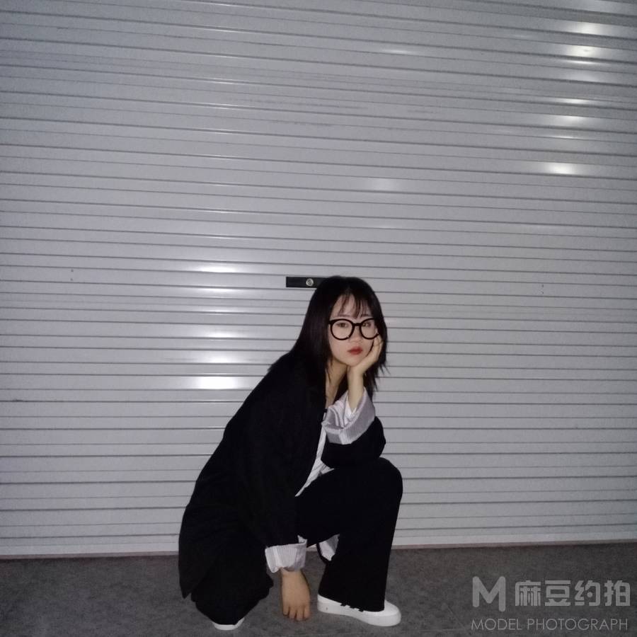 黑白模特