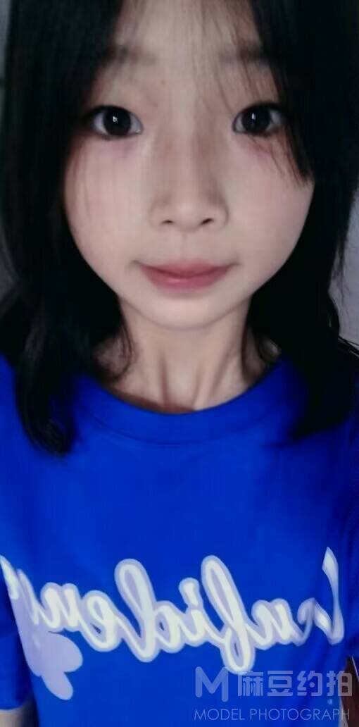 黑白模特