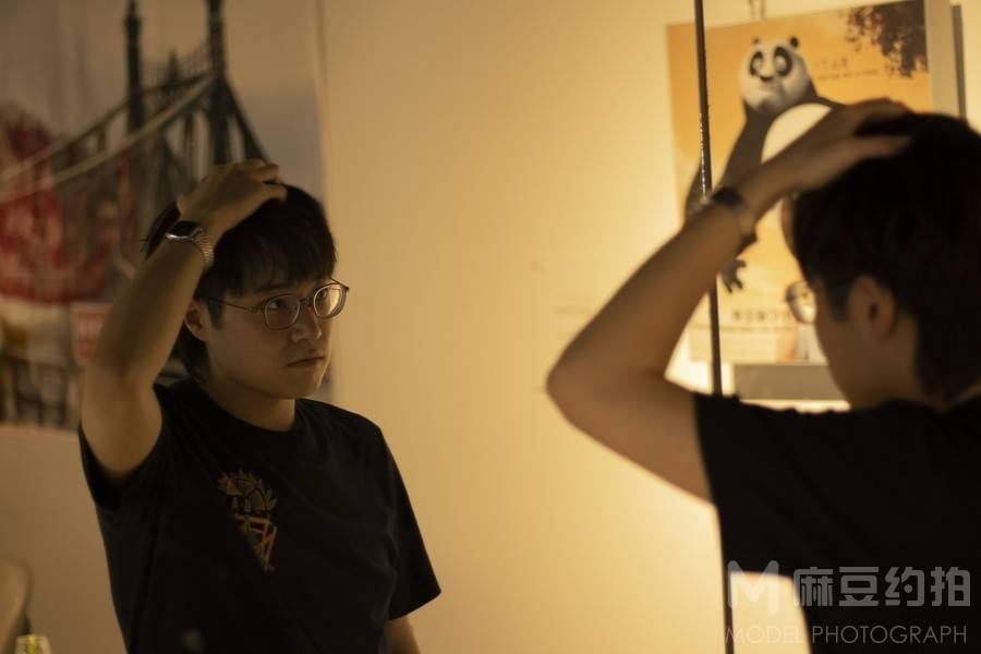 情绪模特