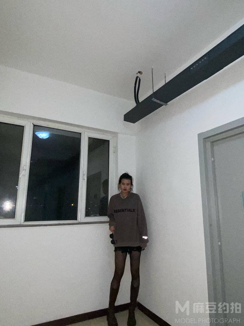 黑白模特
