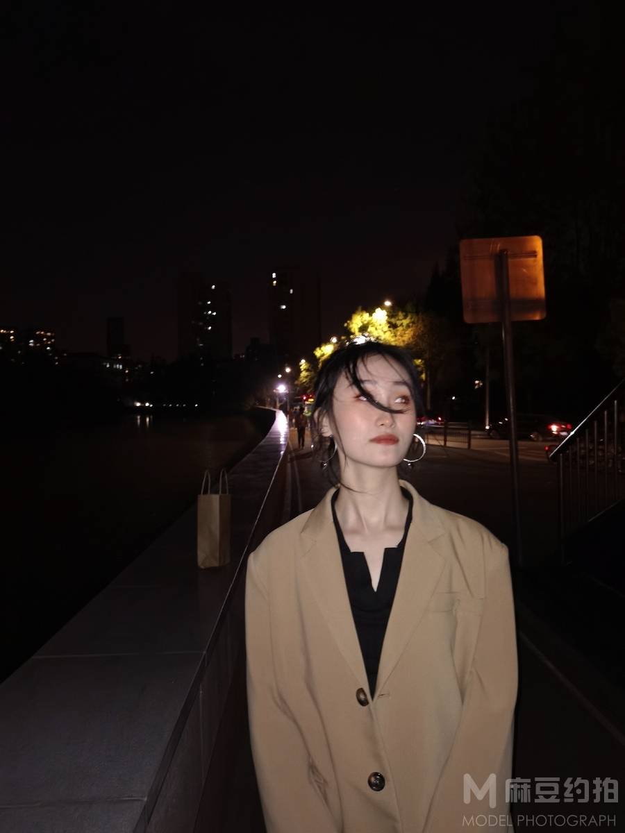夜景模特