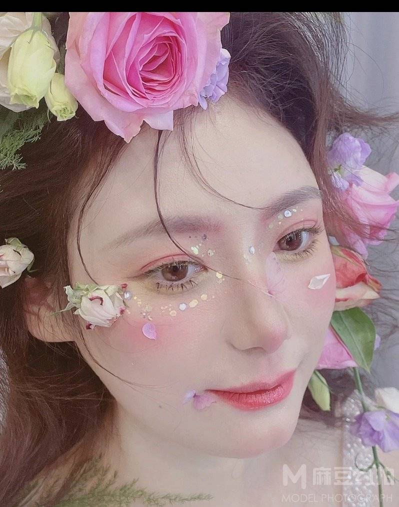 妆容模特