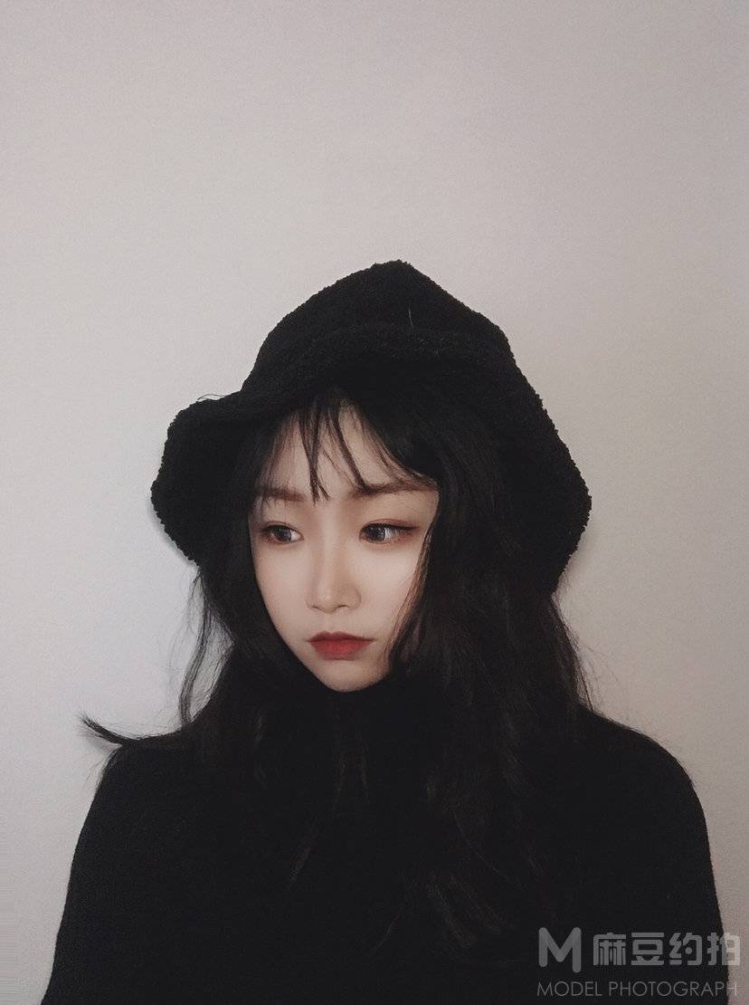 黑白模特